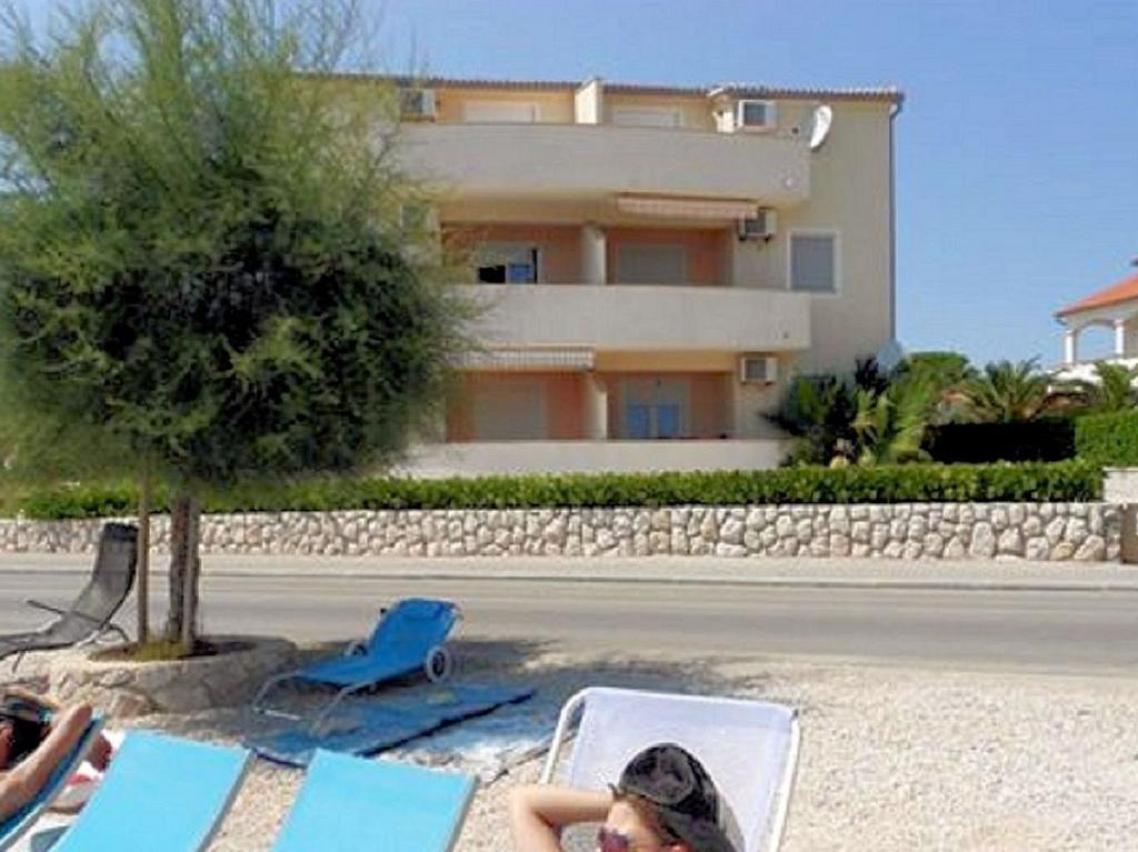 Beach Home Noemie Vir Esterno foto